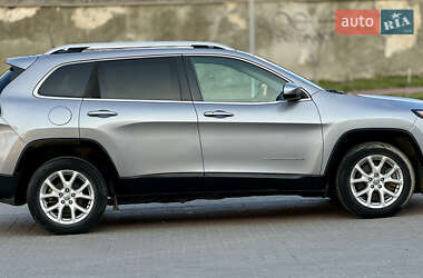 Внедорожник / Кроссовер Jeep Cherokee 2017 в 