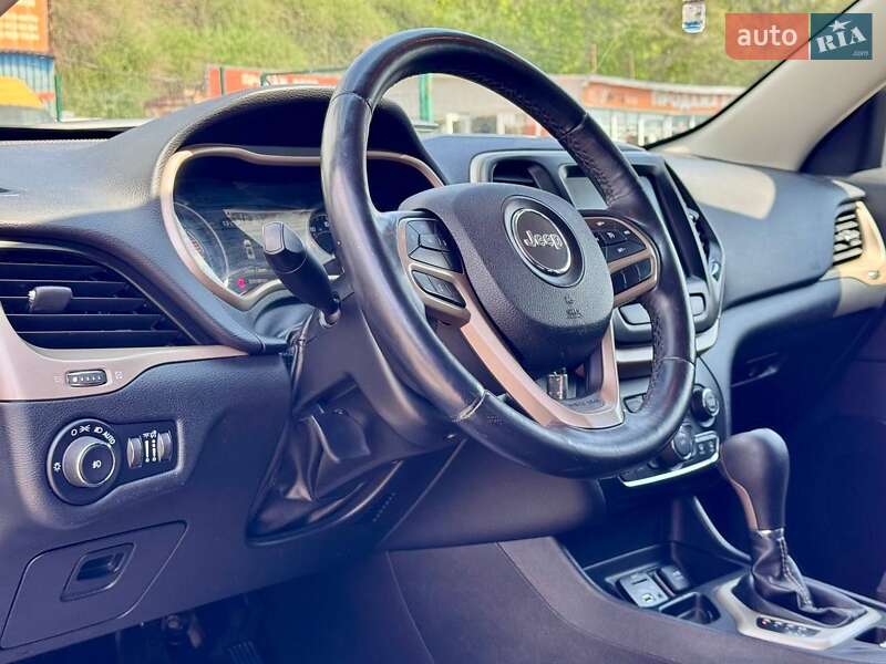Внедорожник / Кроссовер Jeep Cherokee 2017 в Запорожье