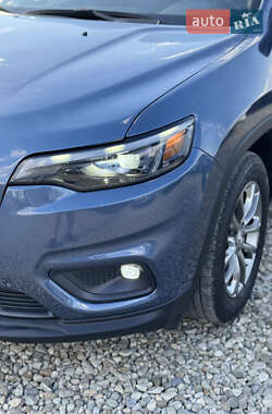 Позашляховик / Кросовер Jeep Cherokee 2019 в 