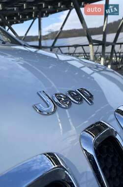 Позашляховик / Кросовер Jeep Cherokee 2015 в Львові
