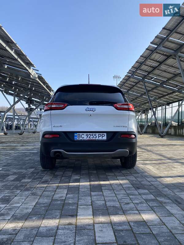 Позашляховик / Кросовер Jeep Cherokee 2015 в Львові