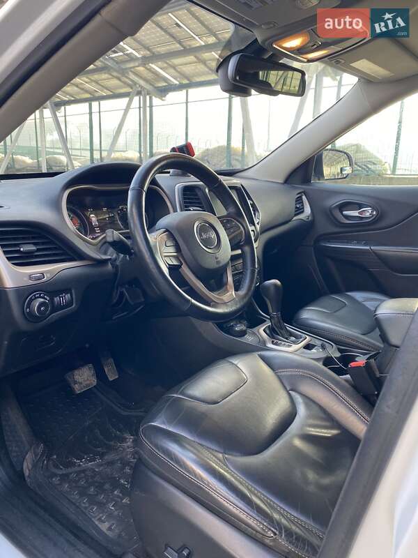 Позашляховик / Кросовер Jeep Cherokee 2015 в Львові