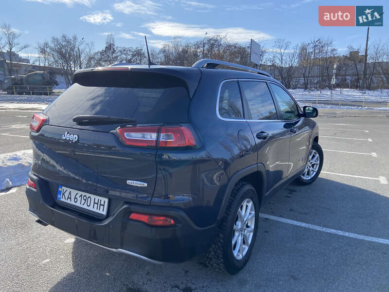 Позашляховик / Кросовер Jeep Cherokee 2016 в Києві
