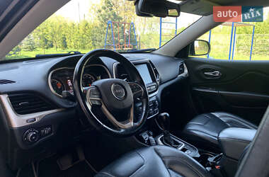 Позашляховик / Кросовер Jeep Cherokee 2016 в 