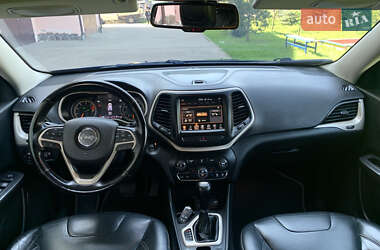 Позашляховик / Кросовер Jeep Cherokee 2016 в 
