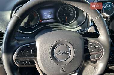 Внедорожник / Кроссовер Jeep Cherokee 2018 в 