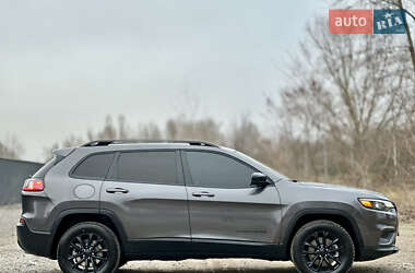 Позашляховик / Кросовер Jeep Cherokee 2018 в 