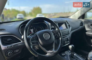 Внедорожник / Кроссовер Jeep Cherokee 2018 в 