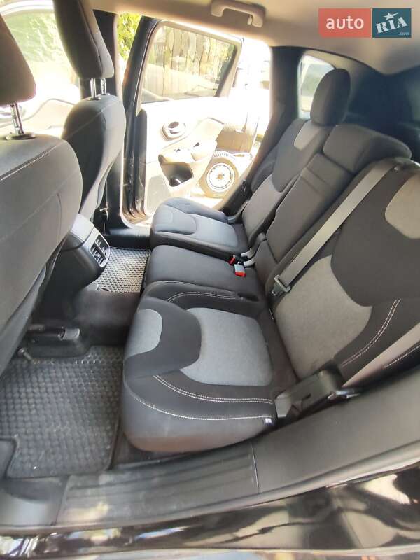 Внедорожник / Кроссовер Jeep Cherokee 2017 в Козове