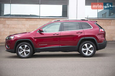 Внедорожник / Кроссовер Jeep Cherokee 2020 в 