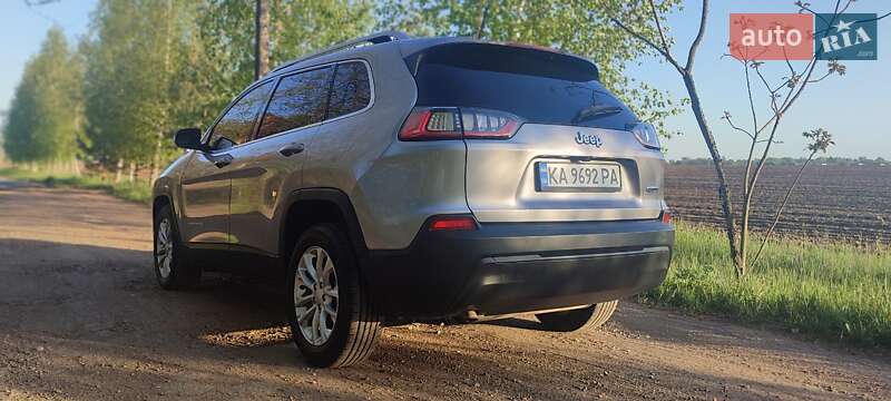 Внедорожник / Кроссовер Jeep Cherokee 2018 в Киеве