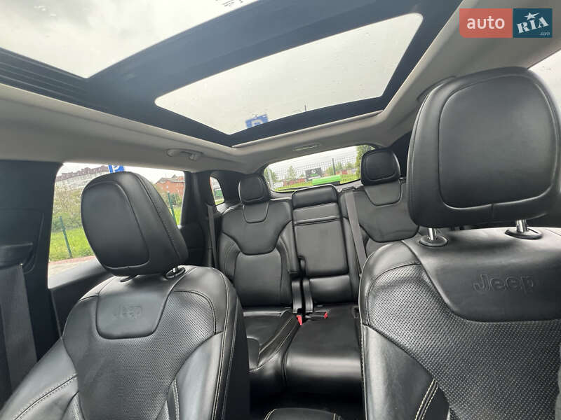 Позашляховик / Кросовер Jeep Cherokee 2015 в Стрию