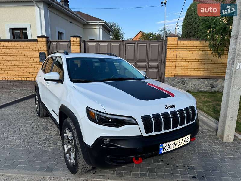 Внедорожник / Кроссовер Jeep Cherokee 2020 в 