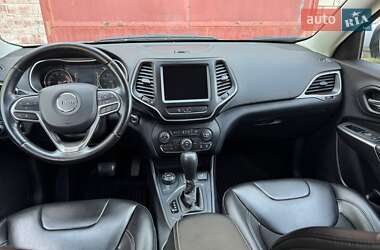 Внедорожник / Кроссовер Jeep Cherokee 2020 в 