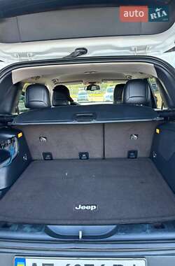 Внедорожник / Кроссовер Jeep Cherokee 2015 в 