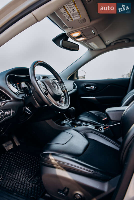 Позашляховик / Кросовер Jeep Cherokee 2019 в Львові