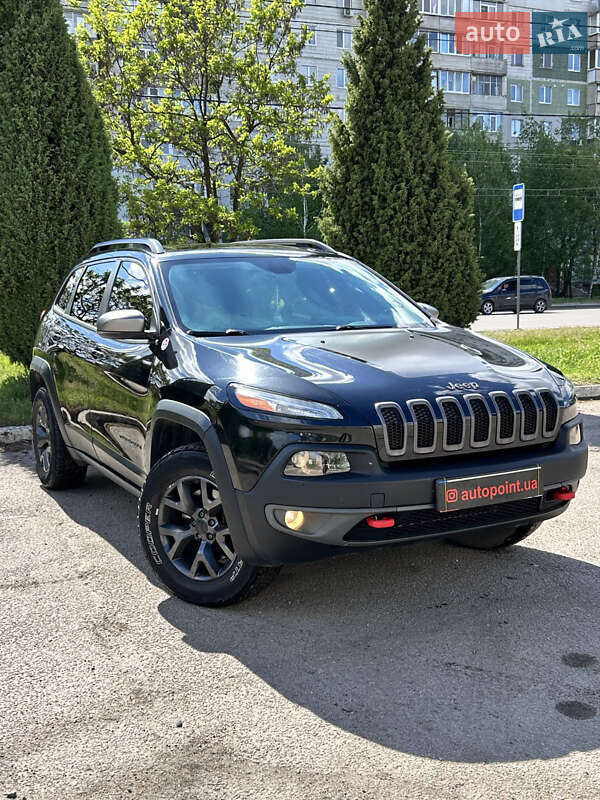 Позашляховик / Кросовер Jeep Cherokee 2016 в 