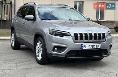 Позашляховик / Кросовер Jeep Cherokee 2019 в 