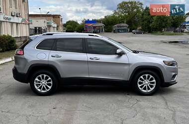 Позашляховик / Кросовер Jeep Cherokee 2019 в 