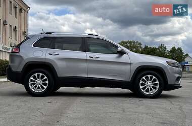 Позашляховик / Кросовер Jeep Cherokee 2019 в 