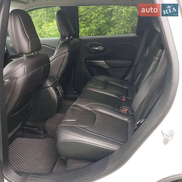 Внедорожник / Кроссовер Jeep Cherokee 2018 в Близнюках