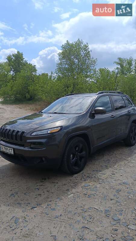 Внедорожник / Кроссовер Jeep Cherokee 2017 в Киеве