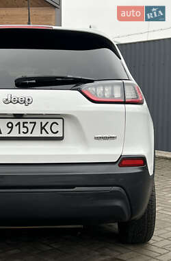 Позашляховик / Кросовер Jeep Cherokee 2018 в 