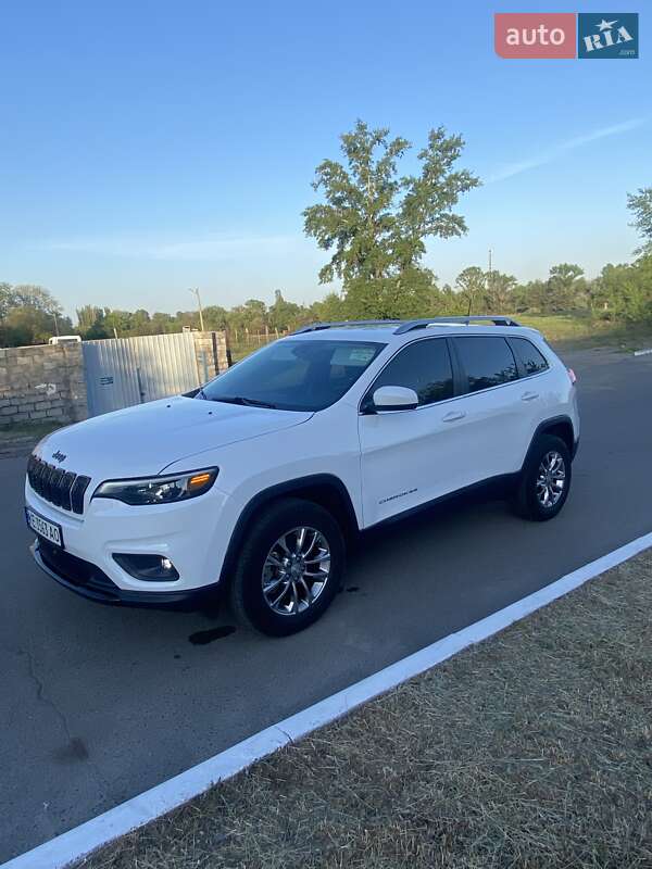 Позашляховик / Кросовер Jeep Cherokee 2020 в 