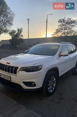 Позашляховик / Кросовер Jeep Cherokee 2020 в 