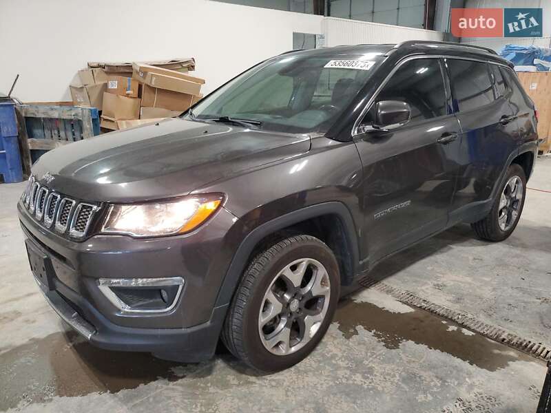 Позашляховик / Кросовер Jeep Cherokee 2017 в 