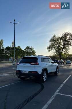 Внедорожник / Кроссовер Jeep Cherokee 2015 в 
