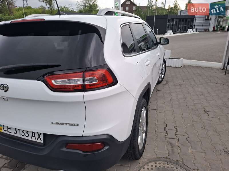 Позашляховик / Кросовер Jeep Cherokee 2015 в Чернівцях