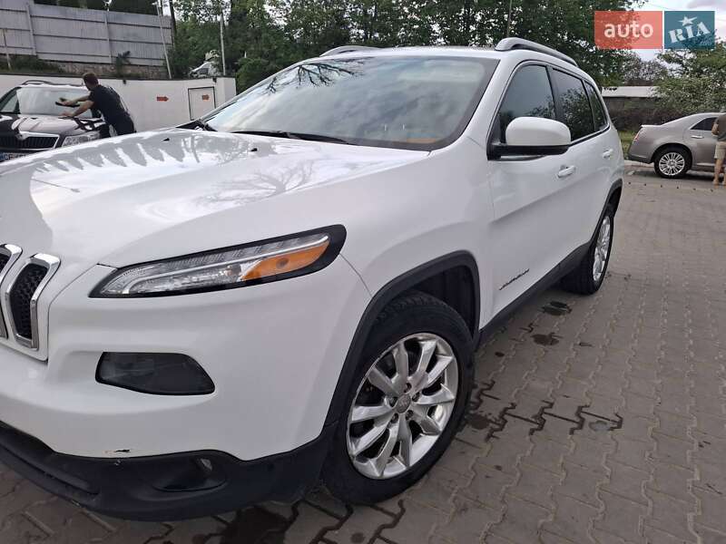Позашляховик / Кросовер Jeep Cherokee 2015 в Чернівцях