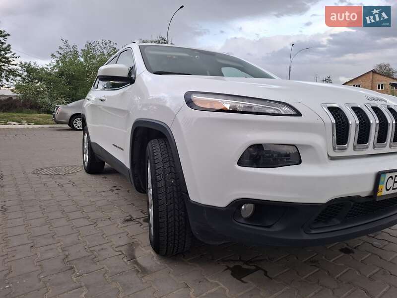 Позашляховик / Кросовер Jeep Cherokee 2015 в Чернівцях