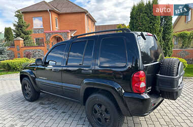 Позашляховик / Кросовер Jeep Cherokee 2003 в 