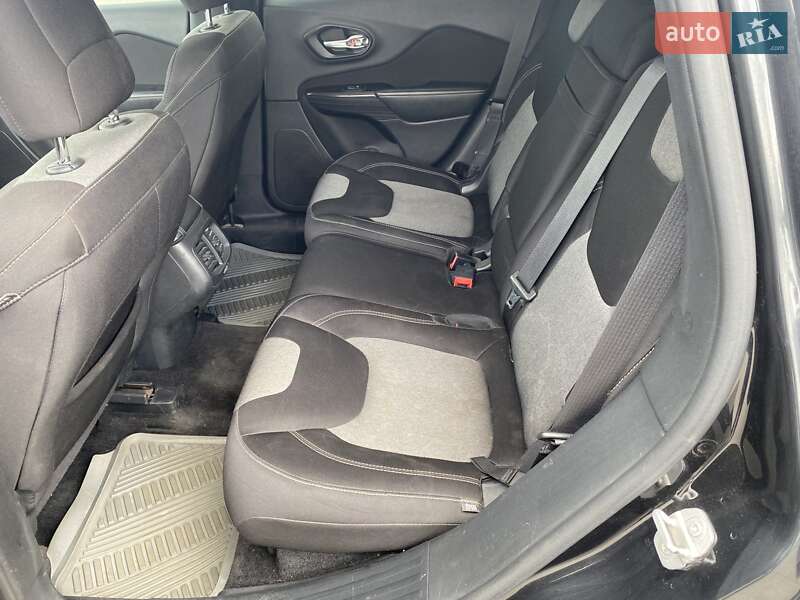 Позашляховик / Кросовер Jeep Cherokee 2015 в Дніпрі
