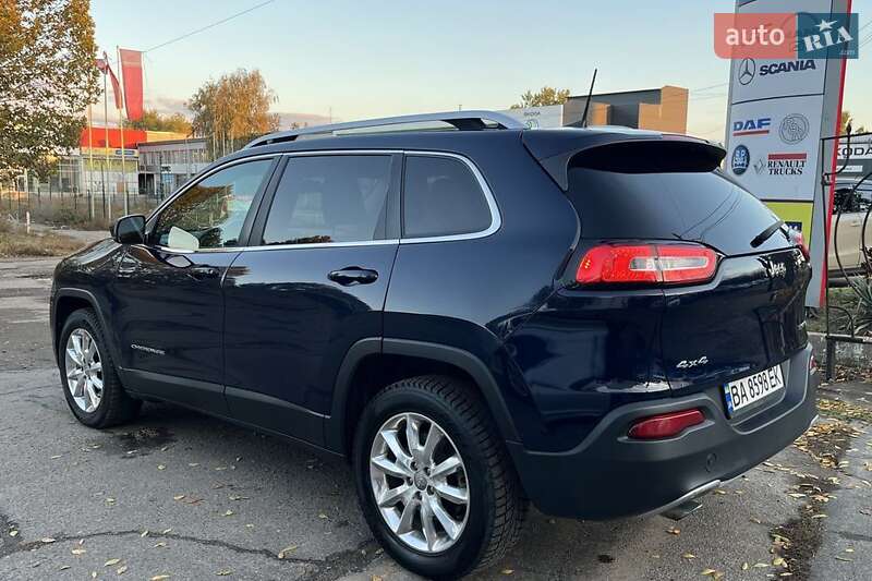 Внедорожник / Кроссовер Jeep Cherokee 2015 в Виннице
