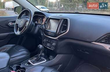 Внедорожник / Кроссовер Jeep Cherokee 2015 в 