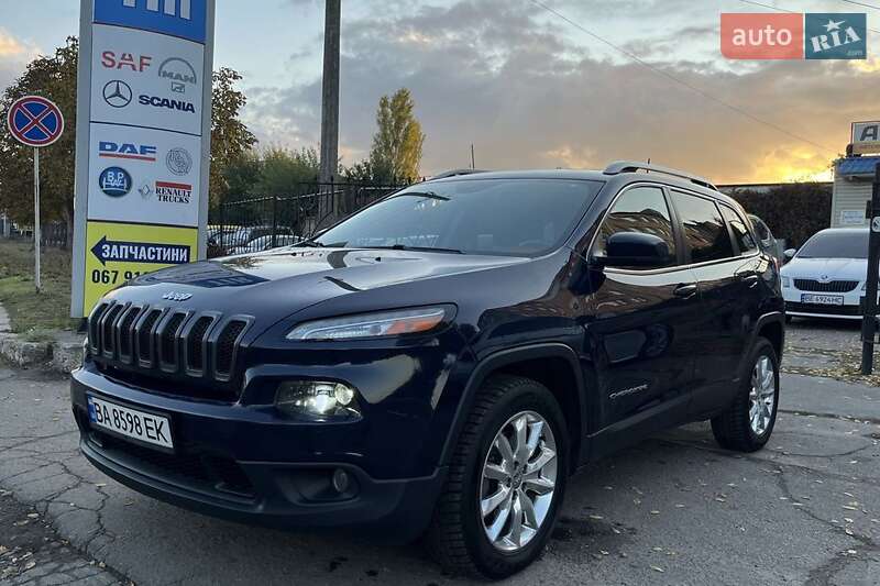 Внедорожник / Кроссовер Jeep Cherokee 2015 в Виннице