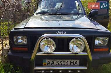 Внедорожник / Кроссовер Jeep Cherokee 1998 в Киеве