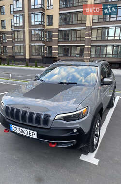 Внедорожник / Кроссовер Jeep Cherokee 2019 в 