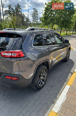Позашляховик / Кросовер Jeep Cherokee 2016 в 