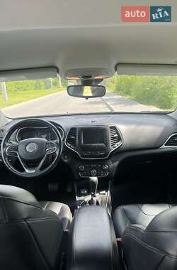 Позашляховик / Кросовер Jeep Cherokee 2021 в 