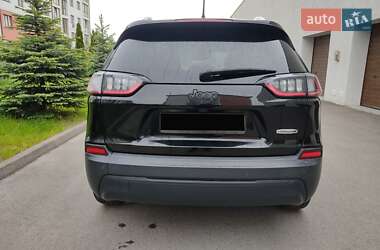 Позашляховик / Кросовер Jeep Cherokee 2019 в 