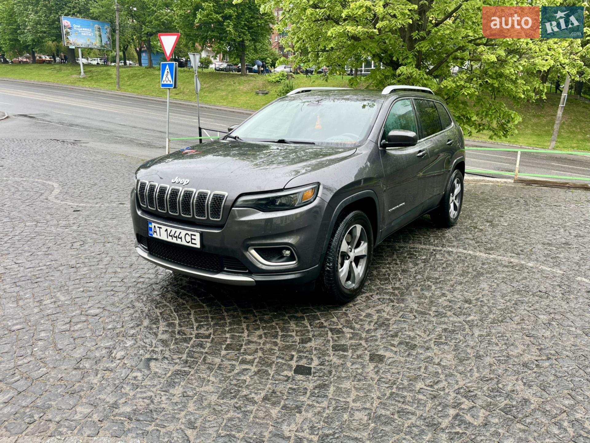 2019 Jeep Cherokee - фото 1
