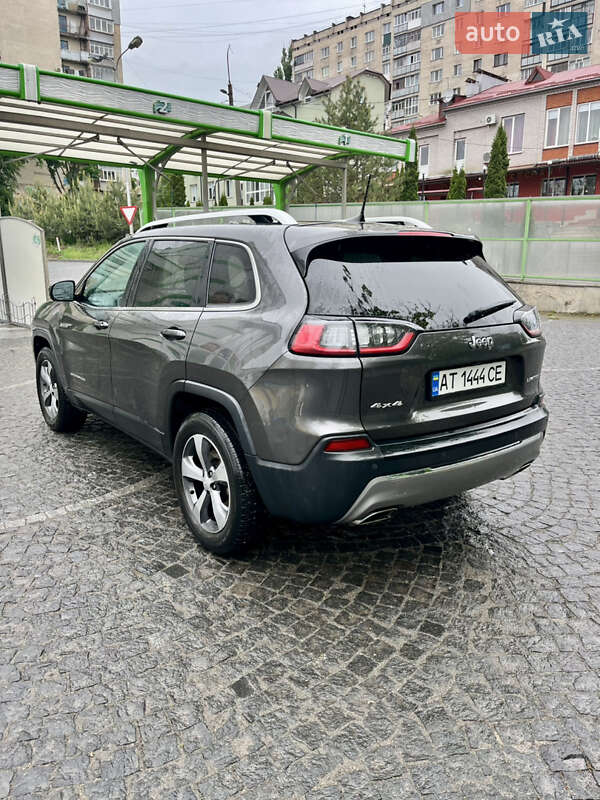 Внедорожник / Кроссовер Jeep Cherokee 2019 в Хмельницком