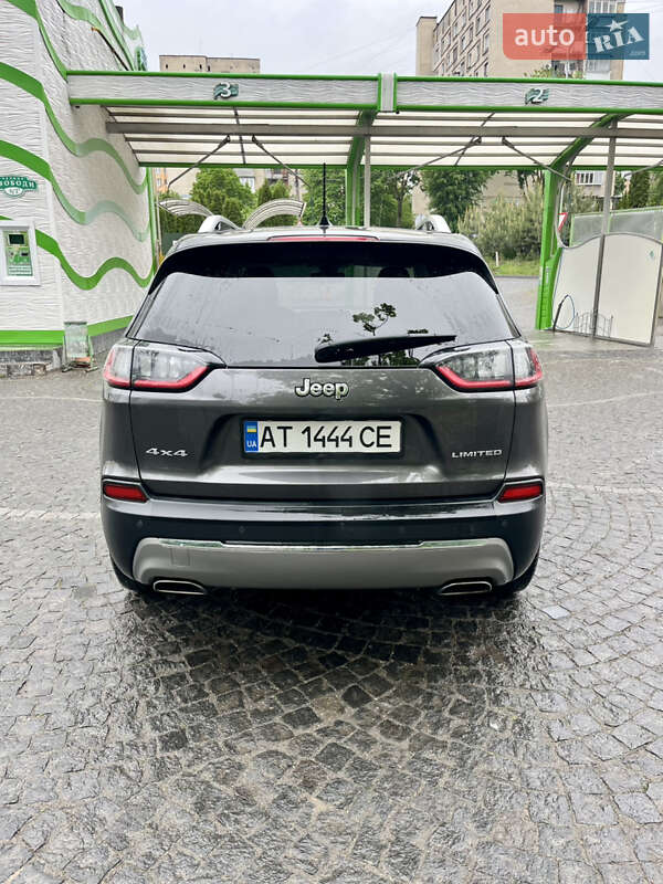 Внедорожник / Кроссовер Jeep Cherokee 2019 в Хмельницком