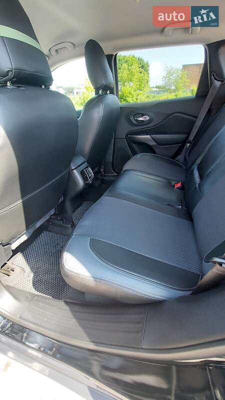 Внедорожник / Кроссовер Jeep Cherokee 2018 в Полтаве