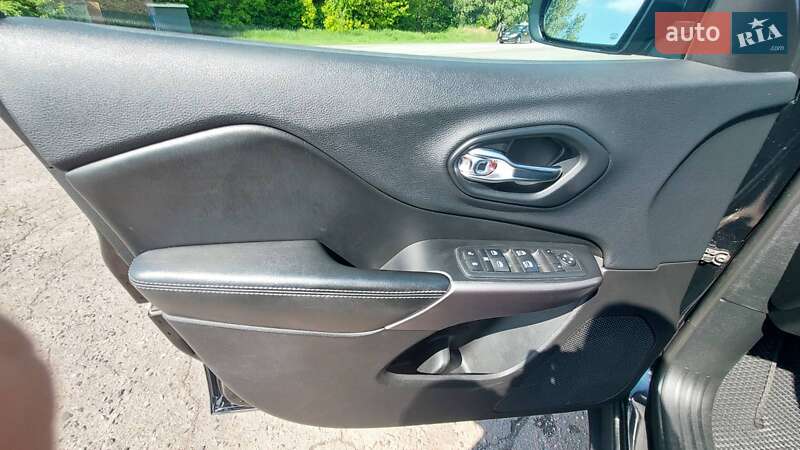 Внедорожник / Кроссовер Jeep Cherokee 2018 в Полтаве