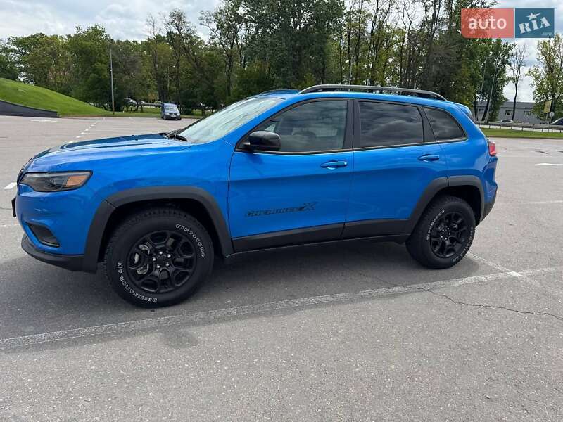 Внедорожник / Кроссовер Jeep Cherokee 2022 в Киеве